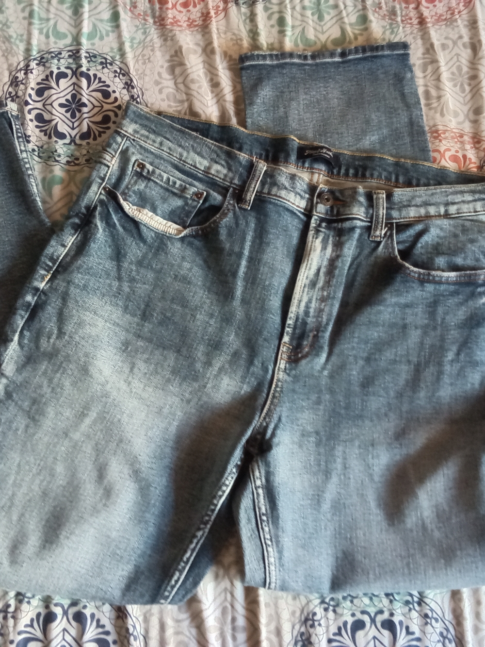 Straight Fit Men’s Jeans in Faded Blue
